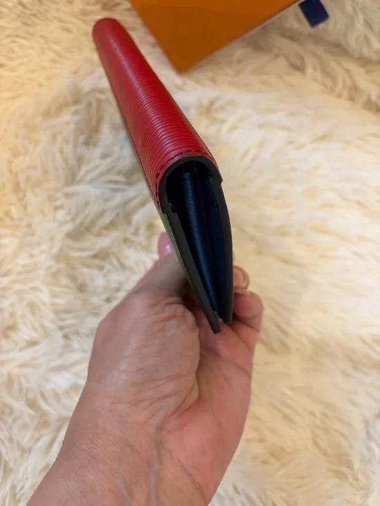 LOUIS VUITTON EPI LEATHER BIFOLD WALLET - Picture 3 of 7